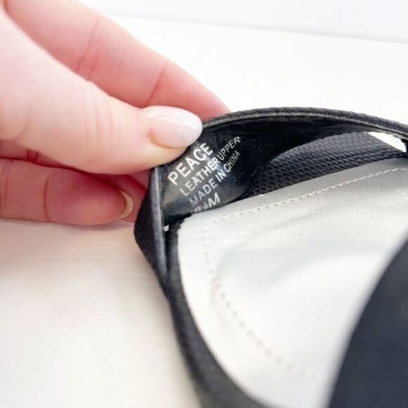 TAHARI Black Leather Sandal Heels Women 8.5 - Picture 2 of 6